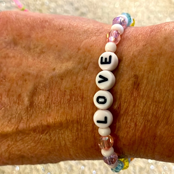 Super Cute Boho Surf iridescent multicolor Love Friendship Bracelet light pink - Picture 4 of 4